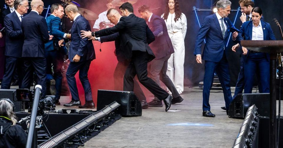 Handig! Persoon die rookbom naar Schoof en Tusk smeet nog altijd spoorloos
