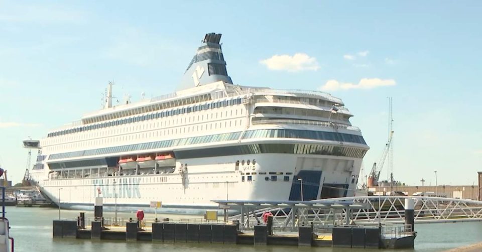 Asielboot in Rotterdam paradijs voor wapens, kindermisbruik en vrouwenintimidatie