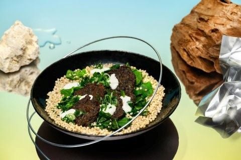 Zo eten we in 2050: zeewier, knapperig insectje en virtueel koken met overleden opa en oma