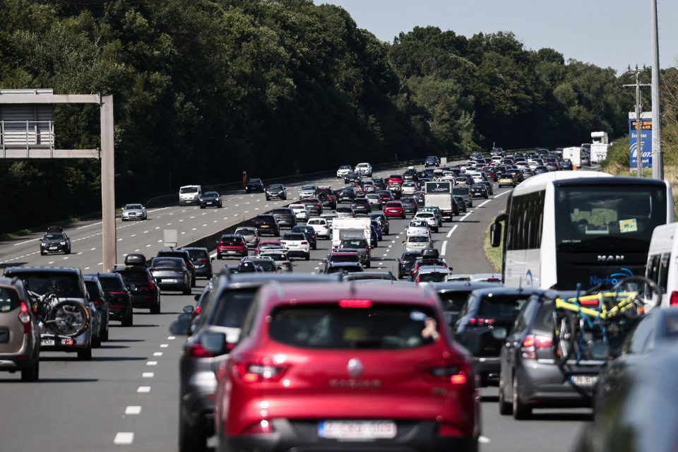 Vakantie-uittocht begonnen: soms kans op boete door gebruik Flitsmeister of Waze